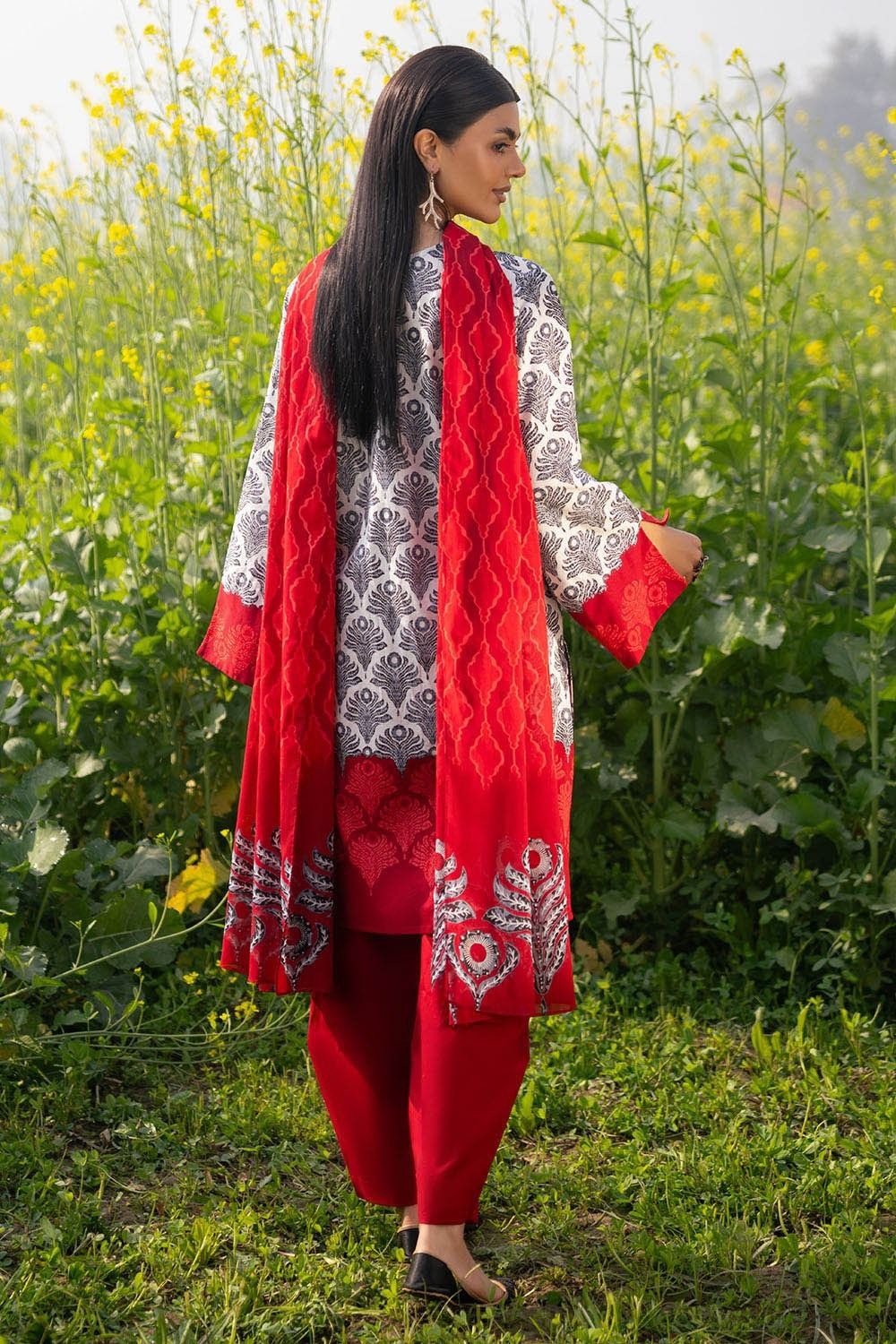 Gul Ahmed Digital Lawn 3-Piece Un-Stiched - Image 2