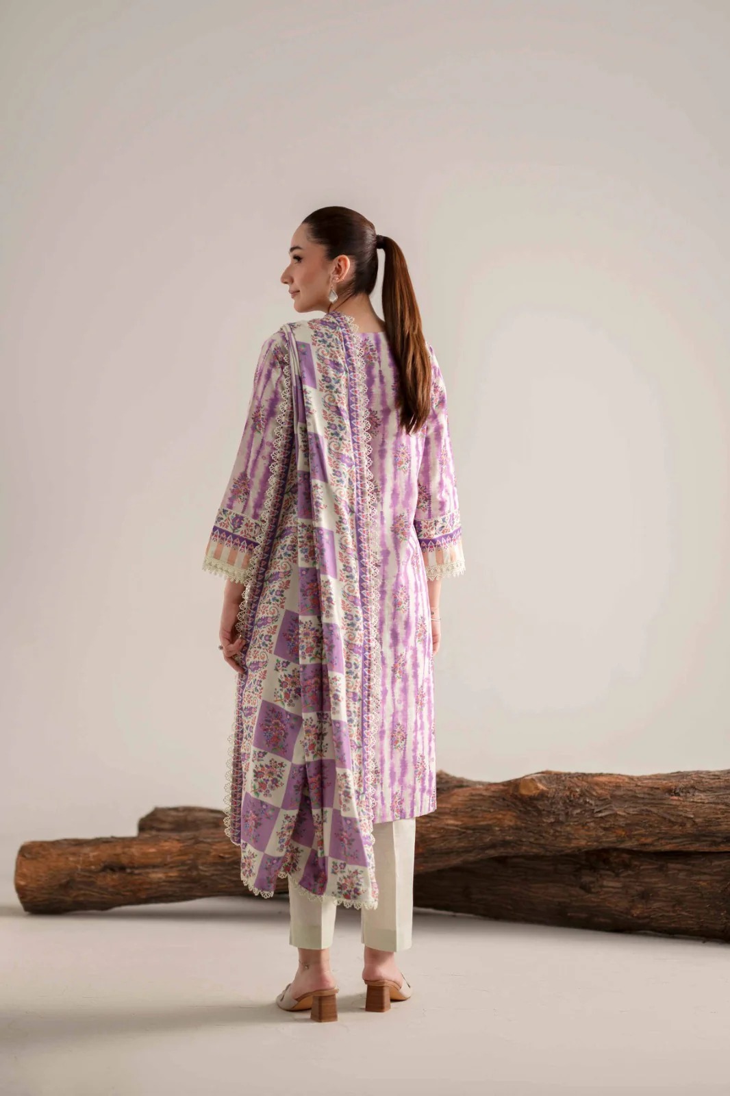Nishat Printed Lawn 3-Piece Un-Stiched - Image 2